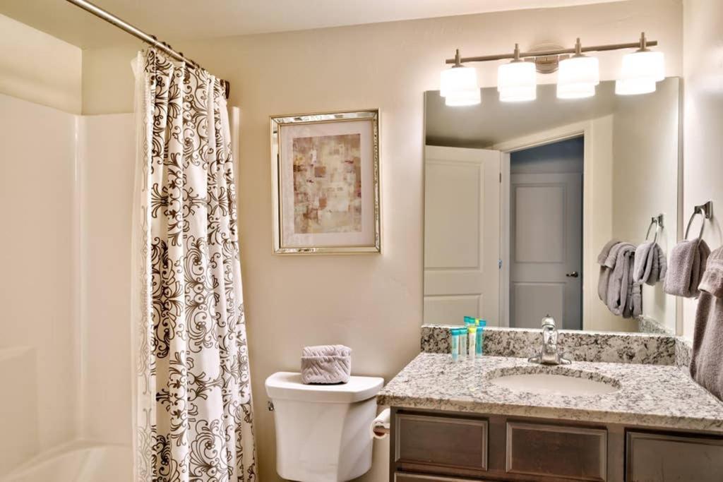 5D New Redcliff Condo, Pool & Hot Tub モアブ エクステリア 写真