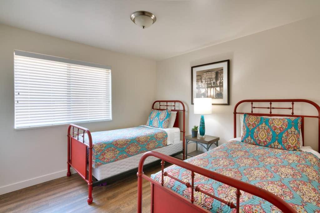 5D New Redcliff Condo, Pool & Hot Tub モアブ エクステリア 写真