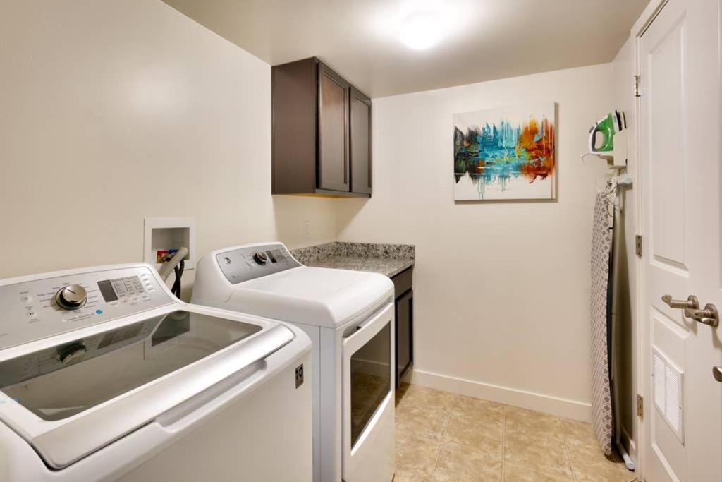 5D New Redcliff Condo, Pool & Hot Tub モアブ エクステリア 写真